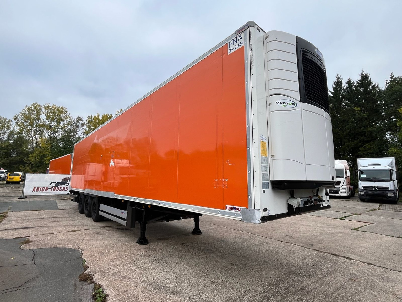 Schmitz Cargobull SCB*S3B/CARRIER/Vector1550/LBW/BÄR/2347h/13,4m - Рефрижератор напівпричіп: фото 1 Schmitz Cargobull SCB*S3B/CARRIER/Vector1550/LBW/BÄR/2347h/13,4m - Рефрижератор напівпричіп: фото 1