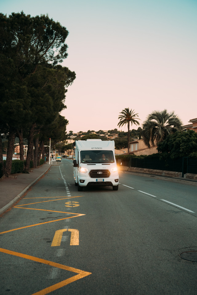 ETRUSCO Etrusco V 6.8 SCF - Будинок на колесах: фото 3 ETRUSCO Etrusco V 6.8 SCF - Будинок на колесах: фото 3