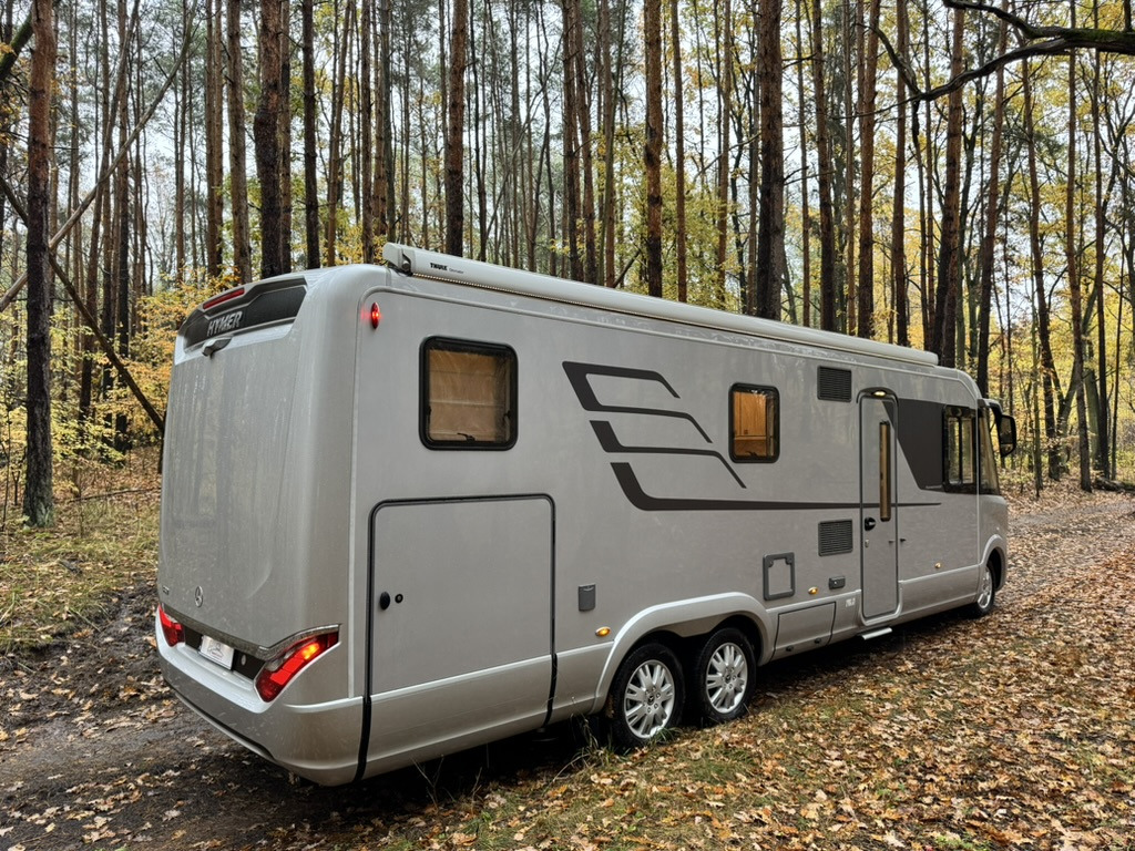 HYMER / ERIBA BML880 - Інтегрований автобудинок: фото 3 HYMER / ERIBA BML880 - Інтегрований автобудинок: фото 3