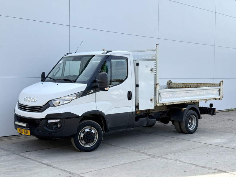Iveco Daily 35C18 3.0 3.0 Automaat Kipper Dubbellucht 3.5t Trekhaak Airco Cruise Control - Малотоннажний самоскид: фото 2 Iveco Daily 35C18 3.0 3.0 Automaat Kipper Dubbellucht 3.5t Trekhaak Airco Cruise Control - Малотоннажний самоскид: фото 2
