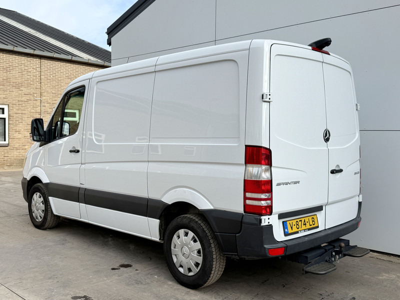 Mercedes-Benz Sprinter 311 2.1 CDI Automaat L2H1 Climate Control Cruise Control Camera trekhaak en lucht geveerde stoel - Суцільнометалевий фургон: фото 2 Mercedes-Benz Sprinter 311 2.1 CDI Automaat L2H1 Climate Control Cruise Control Camera trekhaak en lucht geveerde stoel - Суцільнометалевий фургон: фото 2