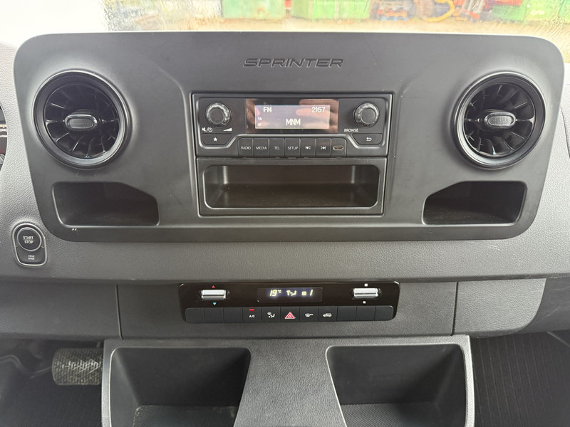 Суцільнометалевий фургон, Електричний фургон Mercedes-Benz eSprinter 312 ALL-IN PRIJS L2H2 55kWh 168km WLTP 80kw Snelladen Climate Control Camera Stoelverwarming Laadkabel: фото 17 Суцільнометалевий фургон, Електричний фургон Mercedes-Benz eSprinter 312 ALL-IN PRIJS L2H2 55kWh 168km WLTP 80kw Snelladen Climate Control Camera Stoelverwarming Laadkabel: фото 17