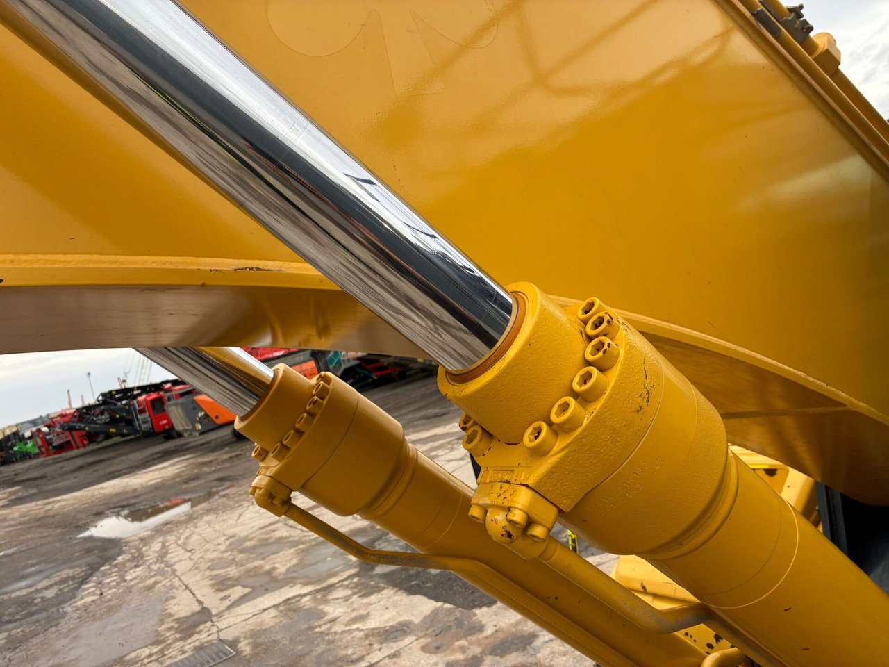 Гусеничний екскаватор Kobelco SK210LC-10E: фото 16