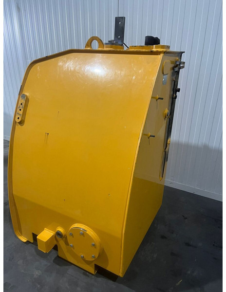 Liebherr - Паливний бак: фото 1 Liebherr - Паливний бак: фото 1