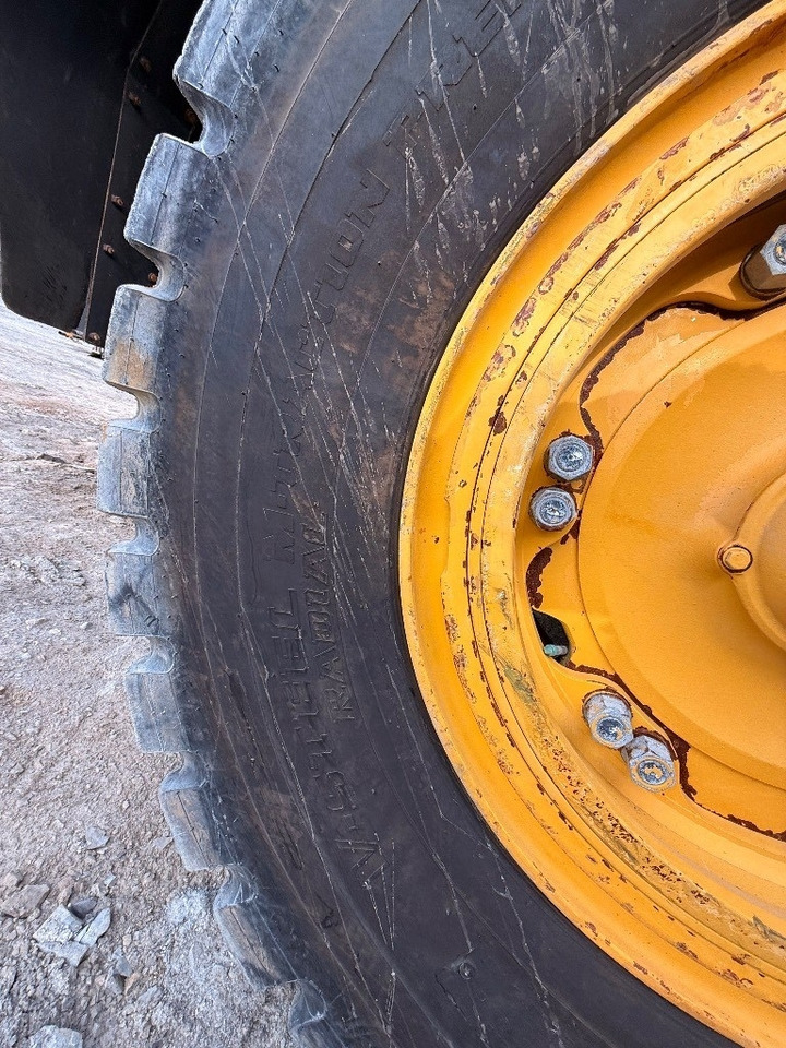 Кар'єрний самоскид Komatsu HD 405 - 8E0: фото 25