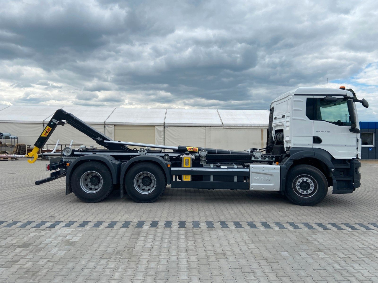 MAN TGS 26.440 6x4 Abrollkipper HYVA 20-60-S - Гаковий мультиліфт вантажівка: фото 4 MAN TGS 26.440 6x4 Abrollkipper HYVA 20-60-S - Гаковий мультиліфт вантажівка: фото 4