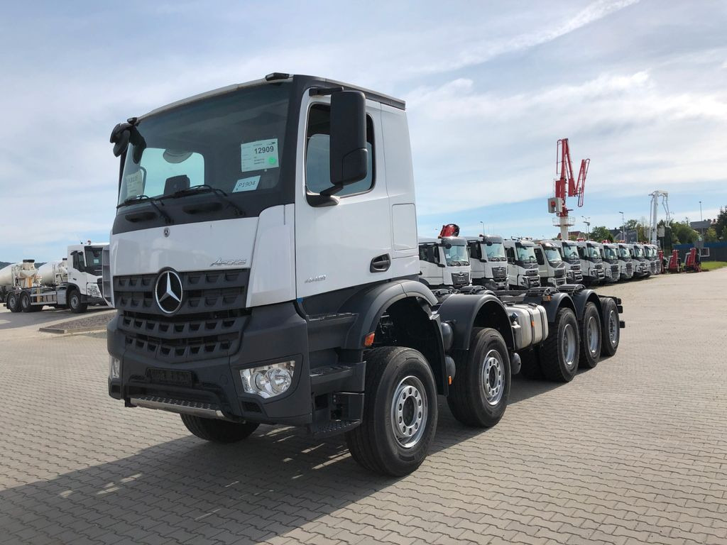 Mercedes-Benz AROCS 4451 10x4 - Вантажівка шасі: фото 2 Mercedes-Benz AROCS 4451 10x4 - Вантажівка шасі: фото 2