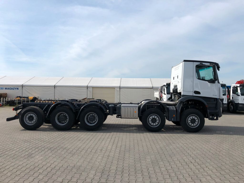 Mercedes-Benz AROCS 4451 10x4 - Вантажівка шасі: фото 4 Mercedes-Benz AROCS 4451 10x4 - Вантажівка шасі: фото 4