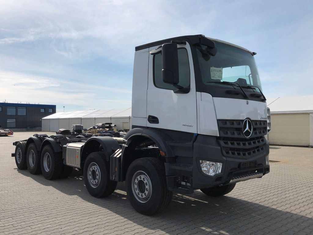 Mercedes-Benz AROCS 4451 10x4 - Вантажівка шасі: фото 1 Mercedes-Benz AROCS 4451 10x4 - Вантажівка шасі: фото 1