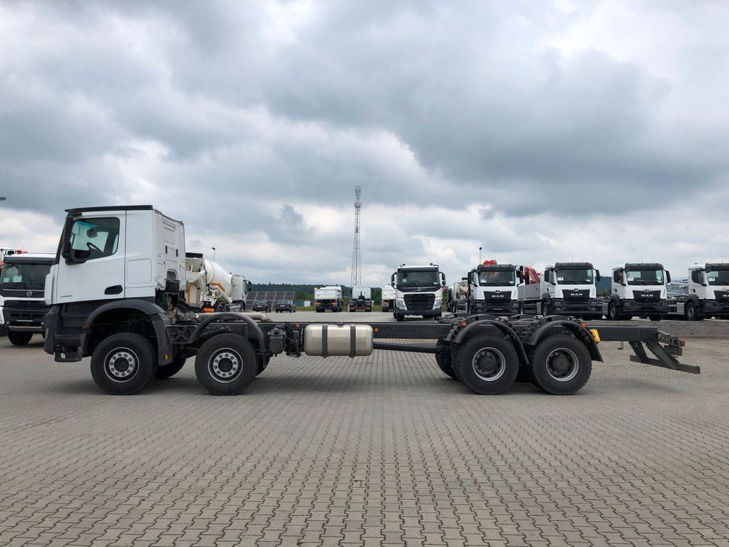 Mercedes-Benz AROCS 4451 - Вантажівка шасі: фото 3 Mercedes-Benz AROCS 4451 - Вантажівка шасі: фото 3