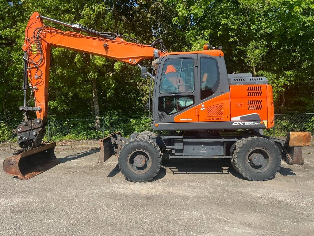 Doosan DX 165 W-5 - Колісний екскаватор: фото 2 Doosan DX 165 W-5 - Колісний екскаватор: фото 2