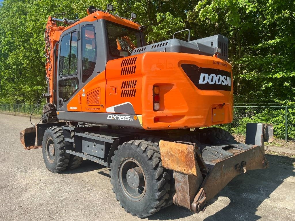 Doosan DX 165 W-5 - Колісний екскаватор: фото 3 Doosan DX 165 W-5 - Колісний екскаватор: фото 3