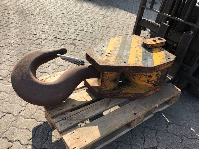 Liebherr 71t. Hook block 3-sheaves 23mm - Кран-маніпулятор в категорії Будівельна техніка: фото 1 Liebherr 71t. Hook block 3-sheaves 23mm - Кран-маніпулятор в категорії Будівельна техніка: фото 1