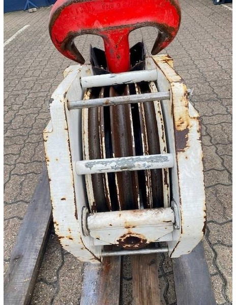 Terex Demag 80t hook block 3-sheaves, 21mm - Кран-маніпулятор в категорії Будівельна техніка: фото 3 Terex Demag 80t hook block 3-sheaves, 21mm - Кран-маніпулятор в категорії Будівельна техніка: фото 3