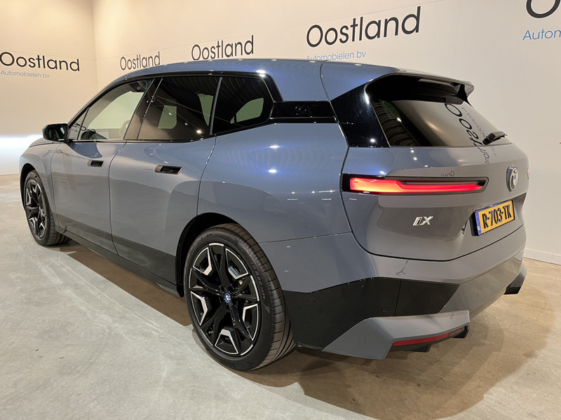 BMW iX xDrive40 High Executive 77 kWh / Luchtvering / Pano / Harman Kardon / Trekhaak / Sportpakket / 27.750 KM !! - Позашляховик: фото 4 BMW iX xDrive40 High Executive 77 kWh / Luchtvering / Pano / Harman Kardon / Trekhaak / Sportpakket / 27.750 KM !! - Позашляховик: фото 4