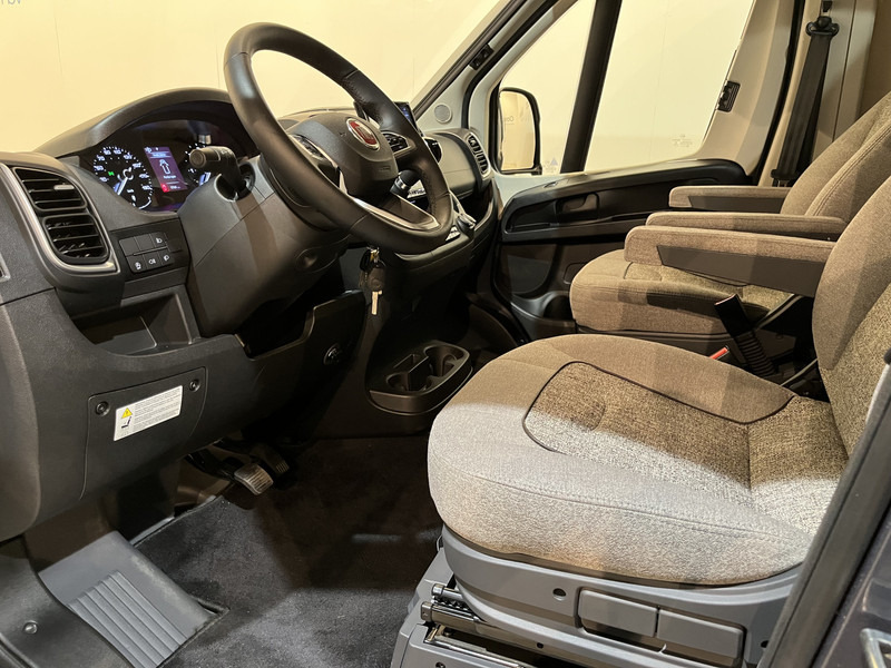 Carthago MALIBU VAN 640 LE GT Skyview 160 PK Automaat / Dakairco / Compleet Als Nieuw ! / 17.200 KM !! - Кастенваген: фото 4 Carthago MALIBU VAN 640 LE GT Skyview 160 PK Automaat / Dakairco / Compleet Als Nieuw ! / 17.200 KM !! - Кастенваген: фото 4