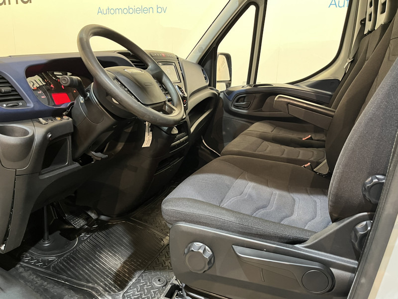 Iveco Daily 35S18D 3.0 375 Automaat Open Laadbak / Hiab Kraan / Euro 6 / Trekhaak 3500 KG / Airco / Camera / Navigatie / 3-Zits / 67.000 KM !! - Легка бортова вантажівка: фото 5 Iveco Daily 35S18D 3.0 375 Automaat Open Laadbak / Hiab Kraan / Euro 6 / Trekhaak 3500 KG / Airco / Camera / Navigatie / 3-Zits / 67.000 KM !! - Легка бортова вантажівка: фото 5