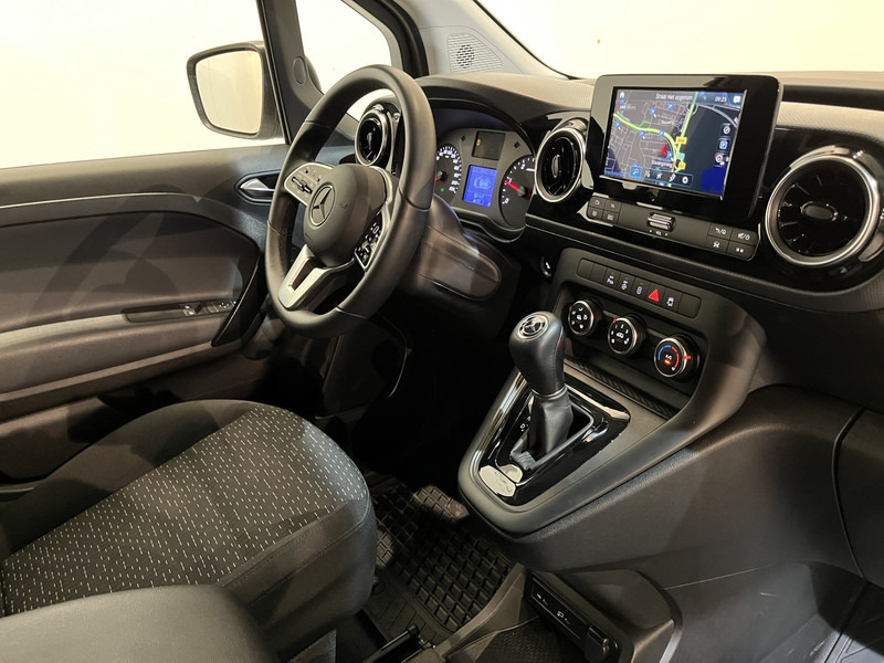 Mercedes-Benz Citan 110 CDI L2 Pro Automaat / Euro 6 / Airco / Camera / MBUX / Cruise Control / Trekhaak / CarPlay / Navigatie / 14.500 KM !! - Легковий фургон: фото 3 Mercedes-Benz Citan 110 CDI L2 Pro Automaat / Euro 6 / Airco / Camera / MBUX / Cruise Control / Trekhaak / CarPlay / Navigatie / 14.500 KM !! - Легковий фургон: фото 3