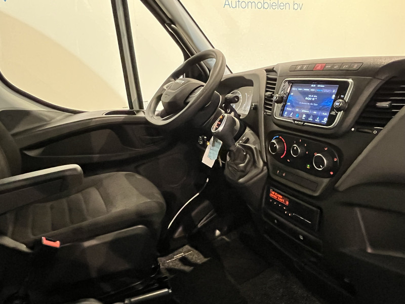 Iveco Daily 35S18 3.0 BE Clixtar Automaat Bakwagen met Laadklep / Laadvermogen 3.060 KG / Euro 6 / Luchtvering / Airco / Camera / CarPlay / Cruise Control / 91.000 KM !! - Тягач: фото 4 Iveco Daily 35S18 3.0 BE Clixtar Automaat Bakwagen met Laadklep / Laadvermogen 3.060 KG / Euro 6 / Luchtvering / Airco / Camera / CarPlay / Cruise Control / 91.000 KM !! - Тягач: фото 4