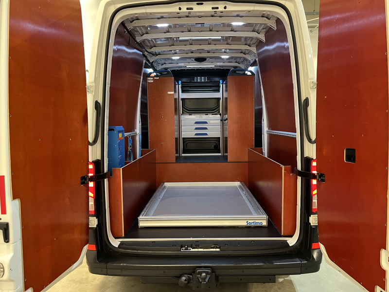 Volkswagen Crafter 35 2.0 TDI L3H3 180 PK Servicebus / Sortimo Inrichting / Euro 6 / Schuifdeur L + R / 220V. / Airco / Cruise Control / Camera / Trekhaak 3000 KG. / CarPlay / Navigatie - Суцільнометалевий фургон: фото 5 Volkswagen Crafter 35 2.0 TDI L3H3 180 PK Servicebus / Sortimo Inrichting / Euro 6 / Schuifdeur L + R / 220V. / Airco / Cruise Control / Camera / Trekhaak 3000 KG. / CarPlay / Navigatie - Суцільнометалевий фургон: фото 5