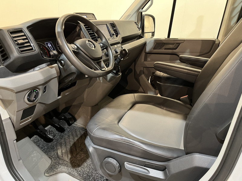 Volkswagen Crafter Crafter 50 TDI 180 PK Open Laadbak / Hiab Kraan / Euro 6 / Airco / Trekhaak 3500 KG / Cruise Control / CarPlay / 51.000 KM !! C-Rijbewijs !! - Бортова вантажівка/ Платформа, Вантажівка з маніпулятором: фото 4 Volkswagen Crafter Crafter 50 TDI 180 PK Open Laadbak / Hiab Kraan / Euro 6 / Airco / Trekhaak 3500 KG / Cruise Control / CarPlay / 51.000 KM !! C-Rijbewijs !! - Бортова вантажівка/ Платформа, Вантажівка з маніпулятором: фото 4
