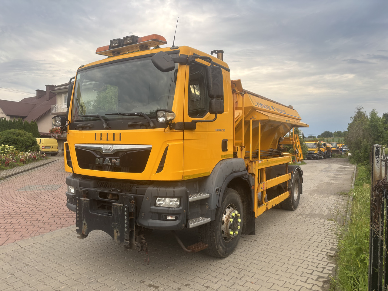 MAN TGM 18.250 4X4BB GRITTER/SPREADER/PLOUGH - Снігоприбиральна машина: фото 1 MAN TGM 18.250 4X4BB GRITTER/SPREADER/PLOUGH - Снігоприбиральна машина: фото 1