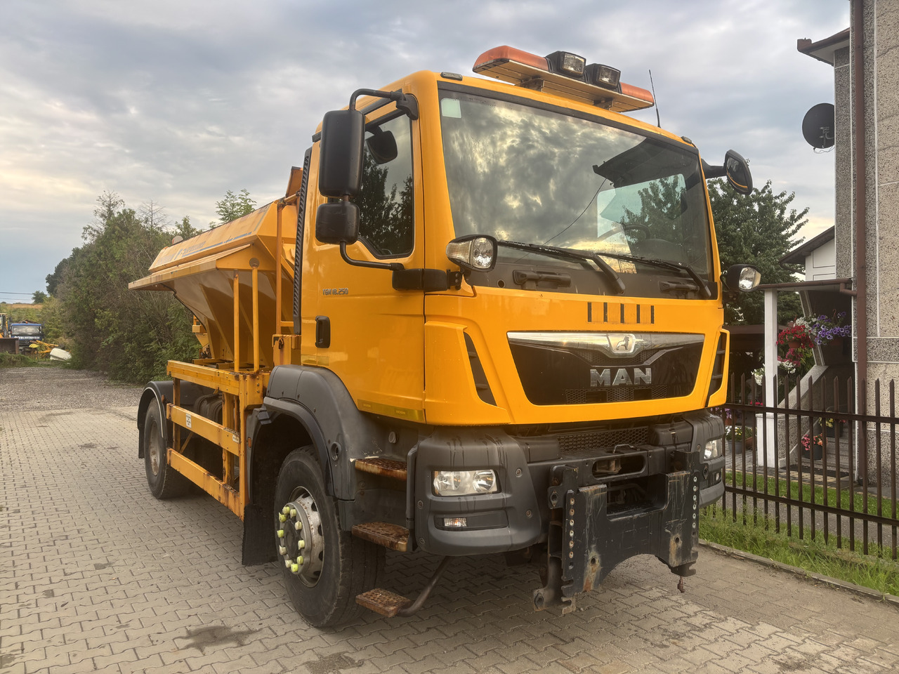 MAN TGM 18.250 4X4BB GRITTER/SPREADER/PLOUGH - Снігоприбиральна машина: фото 4 MAN TGM 18.250 4X4BB GRITTER/SPREADER/PLOUGH - Снігоприбиральна машина: фото 4