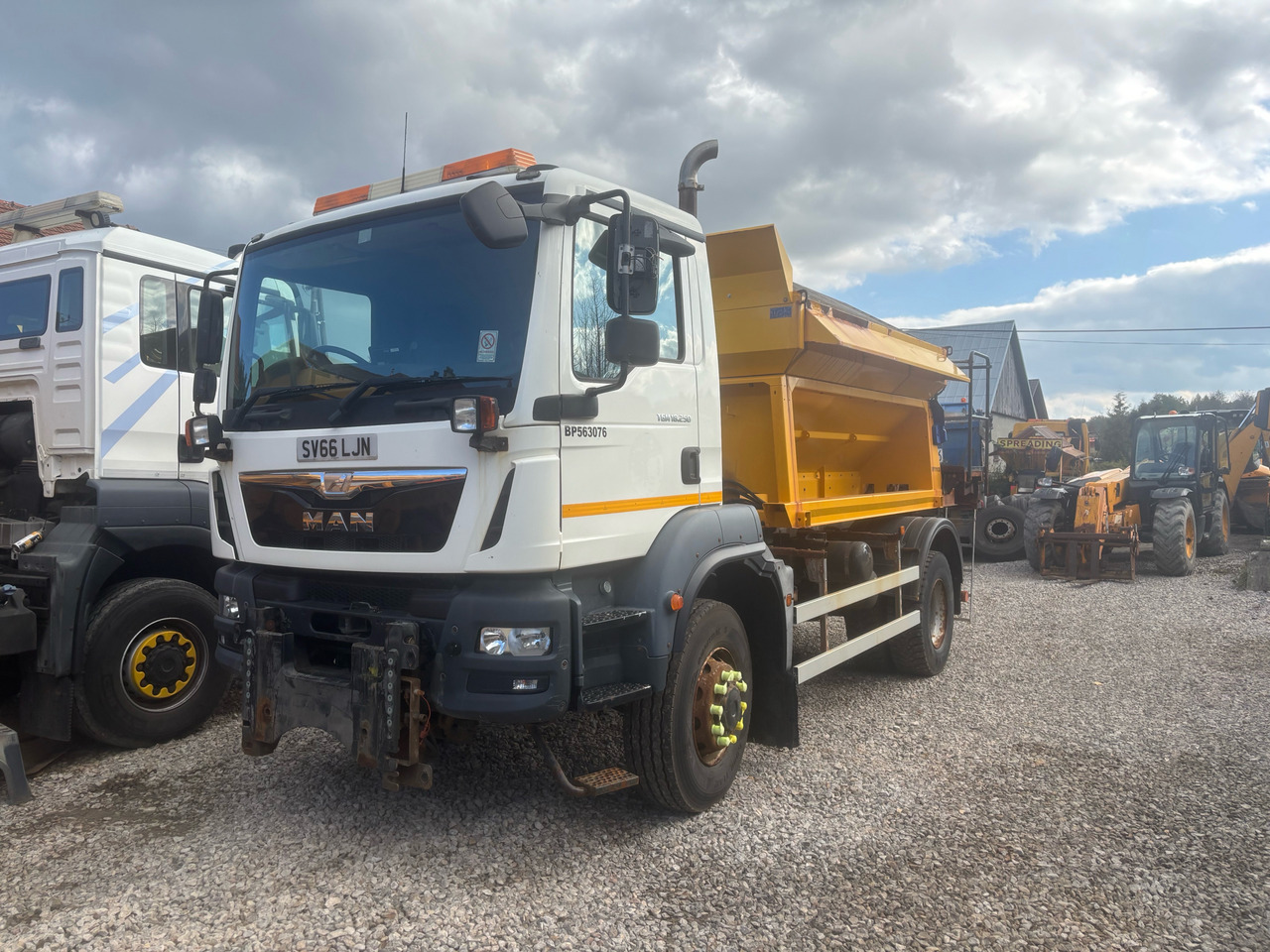MAN TGM 18.290 4x4BB SPREADER/GRITTER/Plough - Снігоприбиральна машина: фото 4 MAN TGM 18.290 4x4BB SPREADER/GRITTER/Plough - Снігоприбиральна машина: фото 4