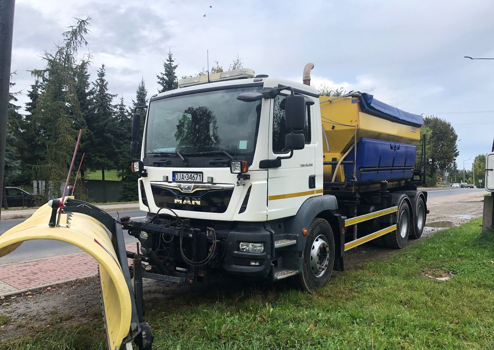 MAN TGM 26.290 piaskarka solarka schmidt 6x4 euro6 - Снігоприбиральна машина: фото 1 MAN TGM 26.290 piaskarka solarka schmidt 6x4 euro6 - Снігоприбиральна машина: фото 1