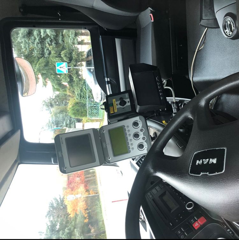 MAN TGM 26.290 piaskarka solarka schmidt 6x4 euro6 - Снігоприбиральна машина: фото 3 MAN TGM 26.290 piaskarka solarka schmidt 6x4 euro6 - Снігоприбиральна машина: фото 3
