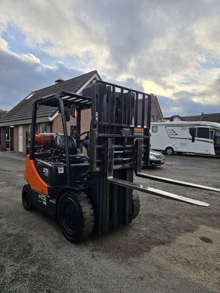 Doosan G 25 E-5 - Газовий навантажувач: фото 5 Doosan G 25 E-5 - Газовий навантажувач: фото 5