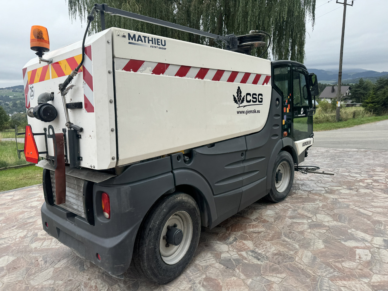 MATHIEU Grand Aquadyne 4000 water truck sprayer HP washer - Підмітально-прибиральна машина: фото 2 MATHIEU Grand Aquadyne 4000 water truck sprayer HP washer - Підмітально-прибиральна машина: фото 2