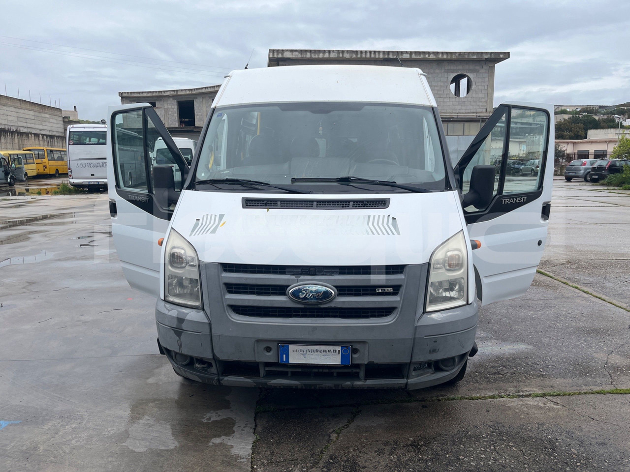 Ford Transit - Мікроавтобус, Пасажирський фургон: фото 2 Ford Transit - Мікроавтобус, Пасажирський фургон: фото 2