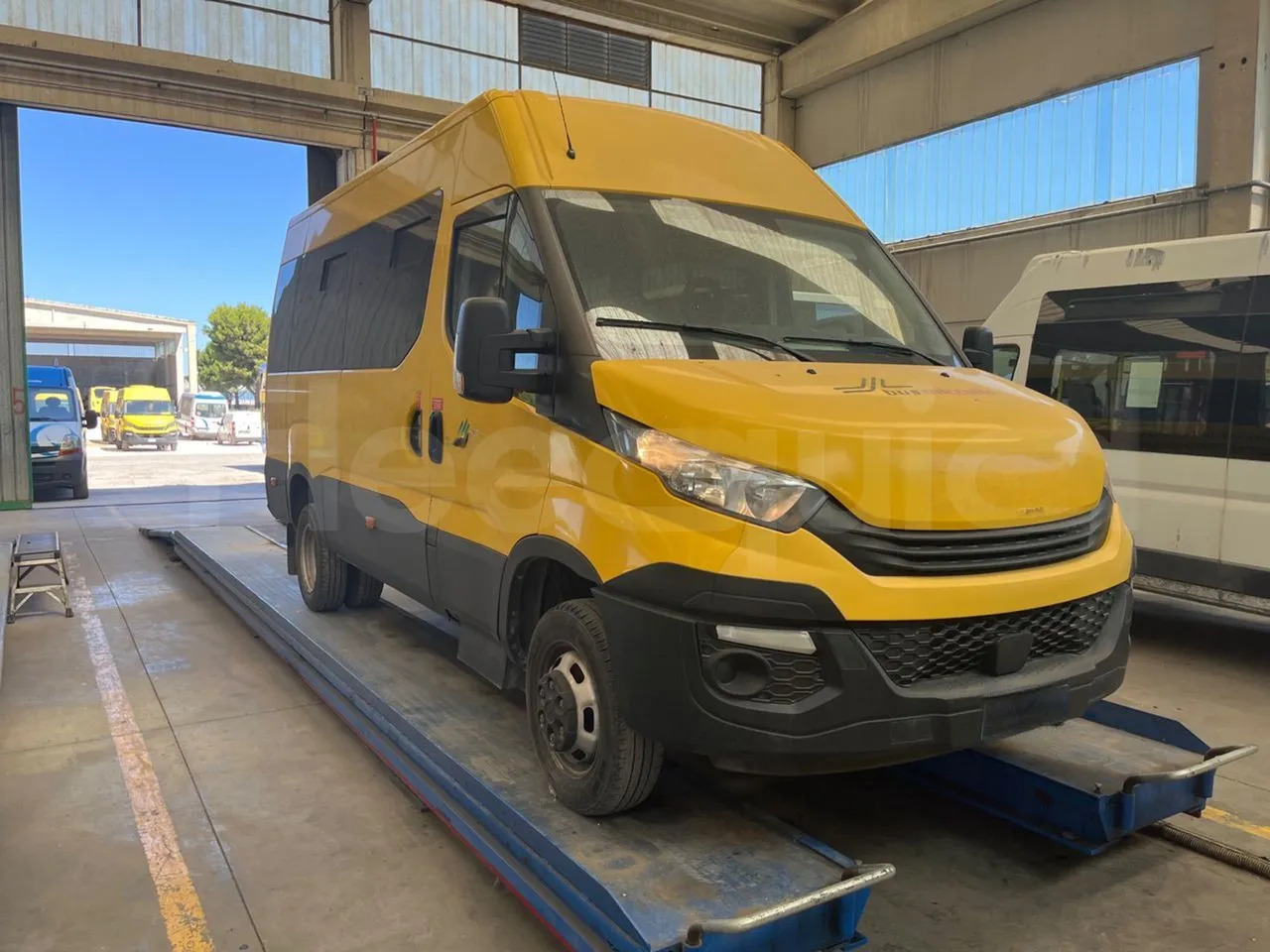 Iveco Daily - Шкільний автобус: фото 1 Iveco Daily - Шкільний автобус: фото 1