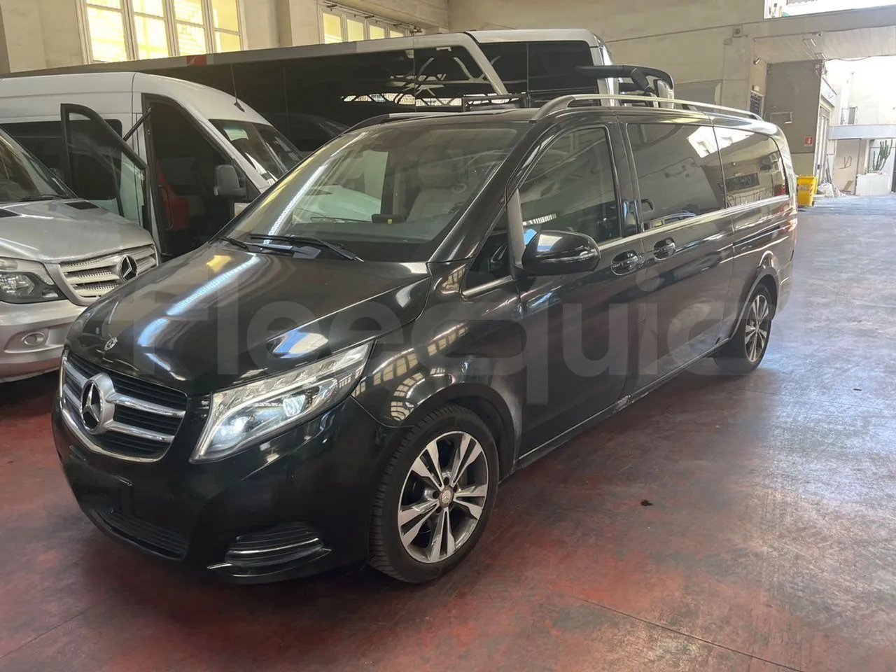 Mercedes-Benz Viano - Мікроавтобус, Пасажирський фургон: фото 4 Mercedes-Benz Viano - Мікроавтобус, Пасажирський фургон: фото 4