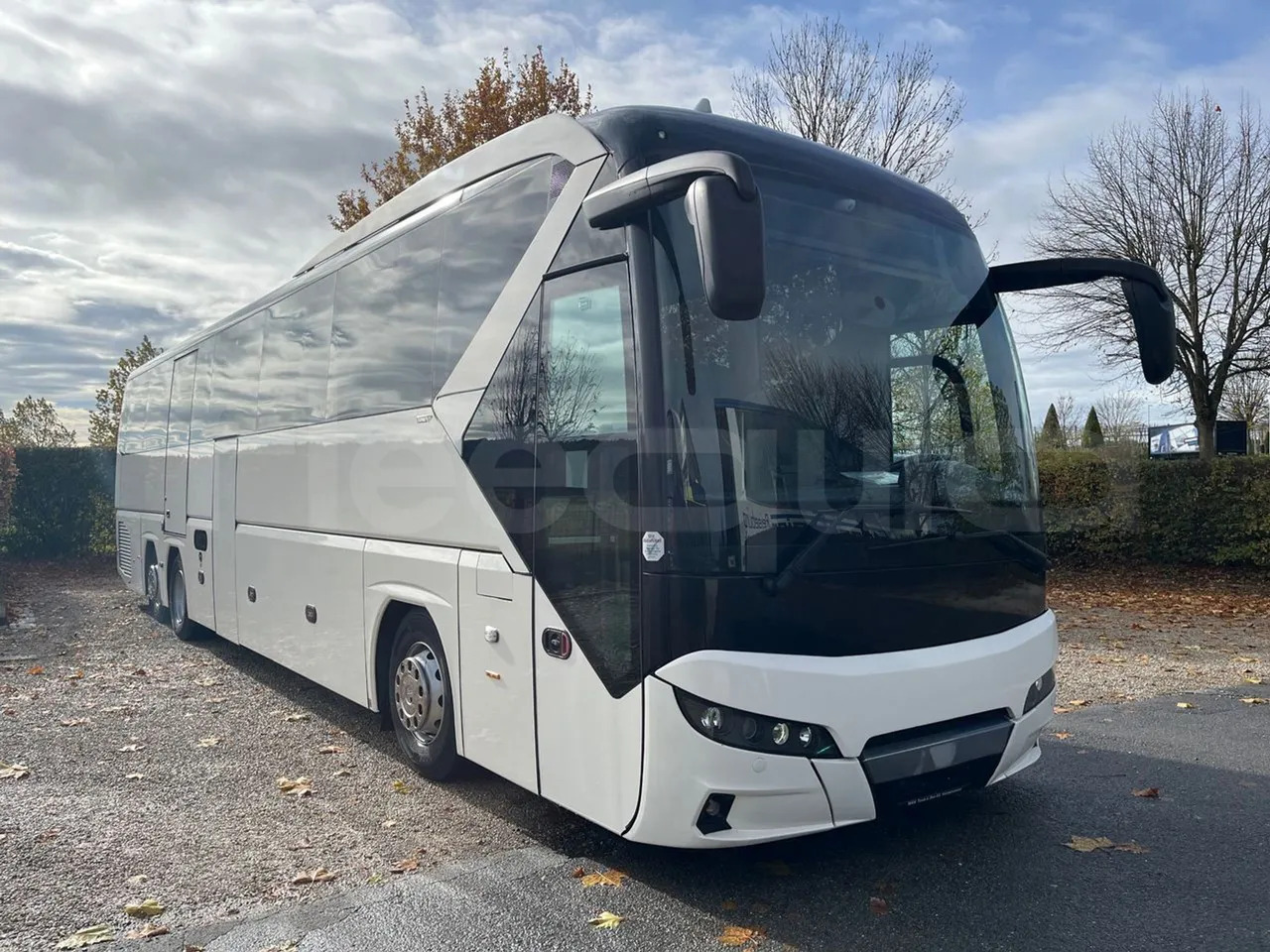Neoplan Tourliner L - Туристичний автобус: фото 1 Neoplan Tourliner L - Туристичний автобус: фото 1