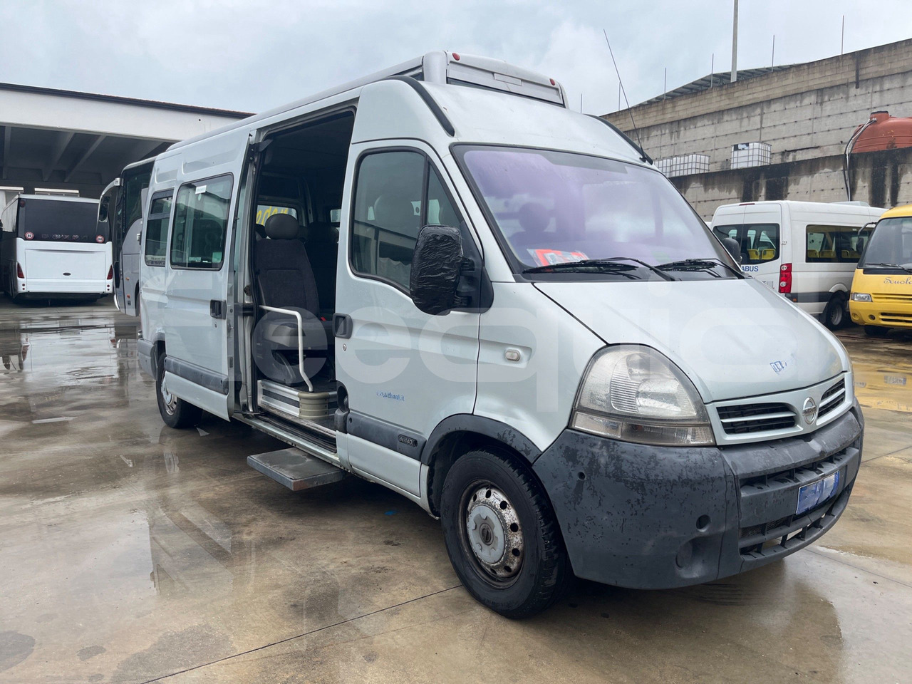 Nissan Interstar - Мікроавтобус, Пасажирський фургон: фото 1 Nissan Interstar - Мікроавтобус, Пасажирський фургон: фото 1