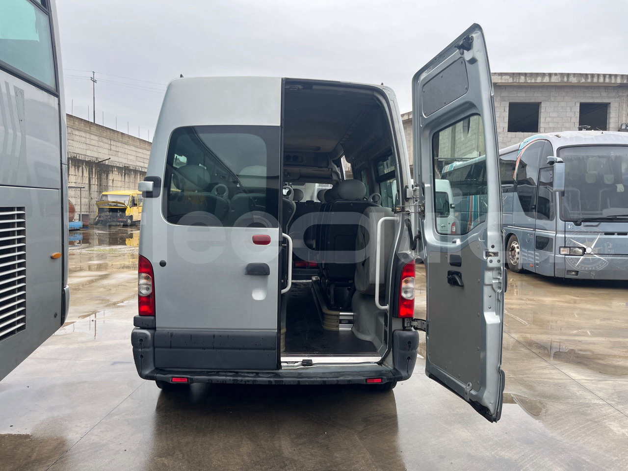 Nissan Interstar - Мікроавтобус, Пасажирський фургон: фото 5 Nissan Interstar - Мікроавтобус, Пасажирський фургон: фото 5