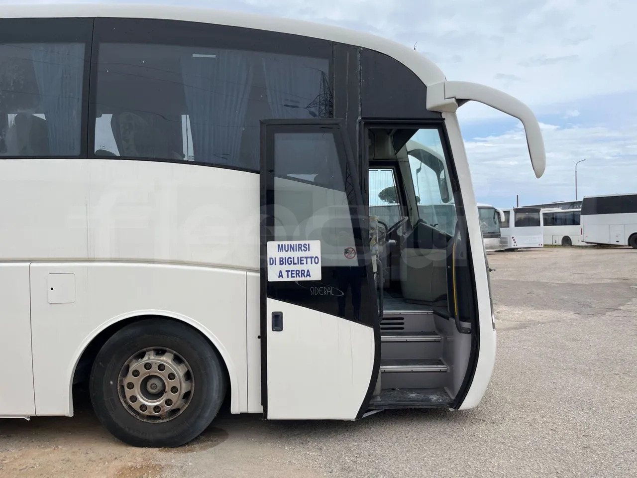 Туристичний автобус Volvo B12: фото 15