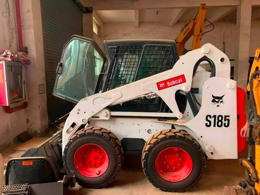 Bobcat S 185 - Міні-навантажувач: фото 1 Bobcat S 185 - Міні-навантажувач: фото 1