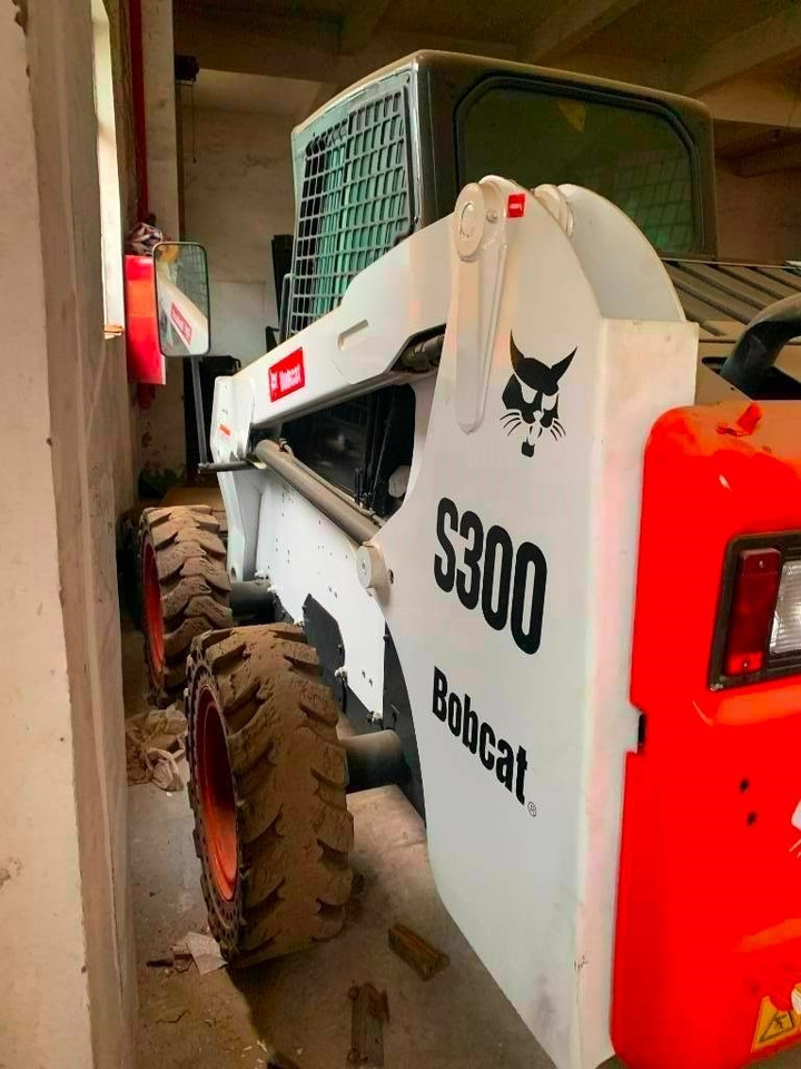 Bobcat S 300 - Міні-навантажувач: фото 4 Bobcat S 300 - Міні-навантажувач: фото 4