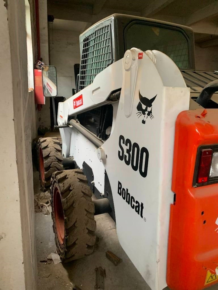 Bobcat S 300 - Міні-навантажувач: фото 4 Bobcat S 300 - Міні-навантажувач: фото 4