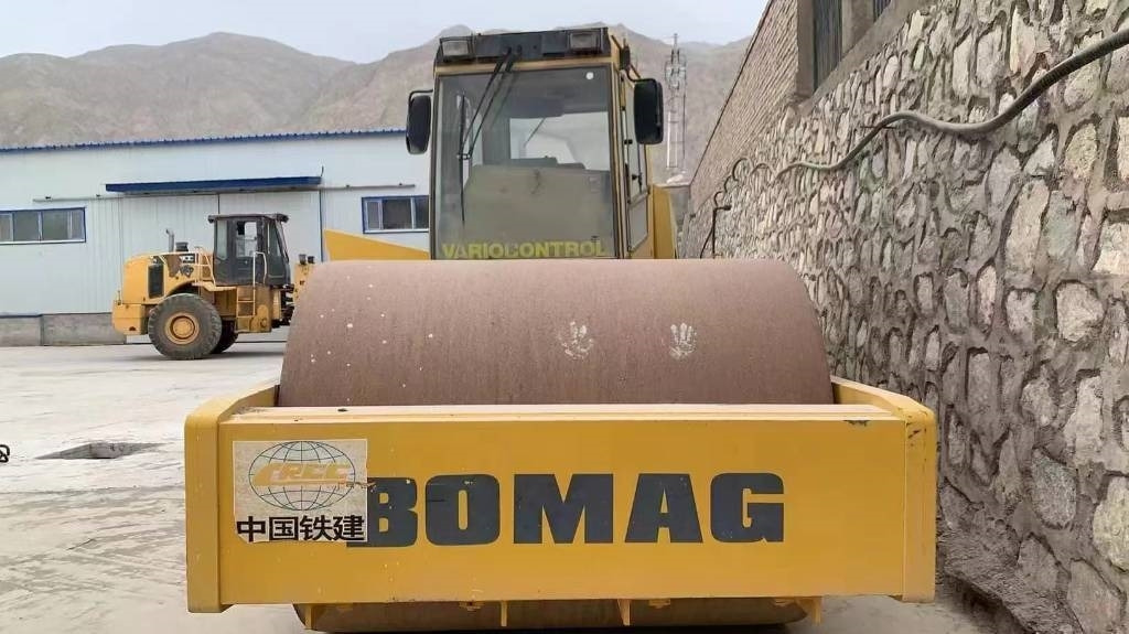Bomag bw225d-3 - Дорожній каток: фото 2 Bomag bw225d-3 - Дорожній каток: фото 2