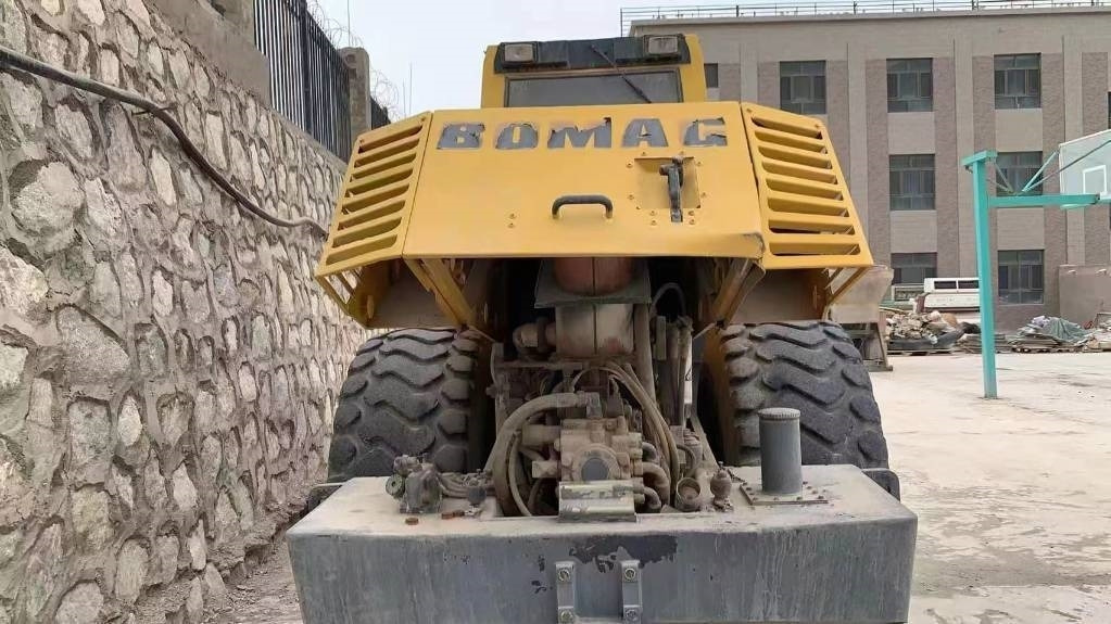 Bomag bw225d-3  - Дорожній каток: фото 4 Bomag bw225d-3  - Дорожній каток: фото 4