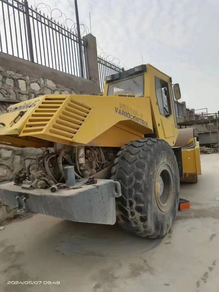 Bomag bw225d-3  - Дорожній каток: фото 2 Bomag bw225d-3  - Дорожній каток: фото 2