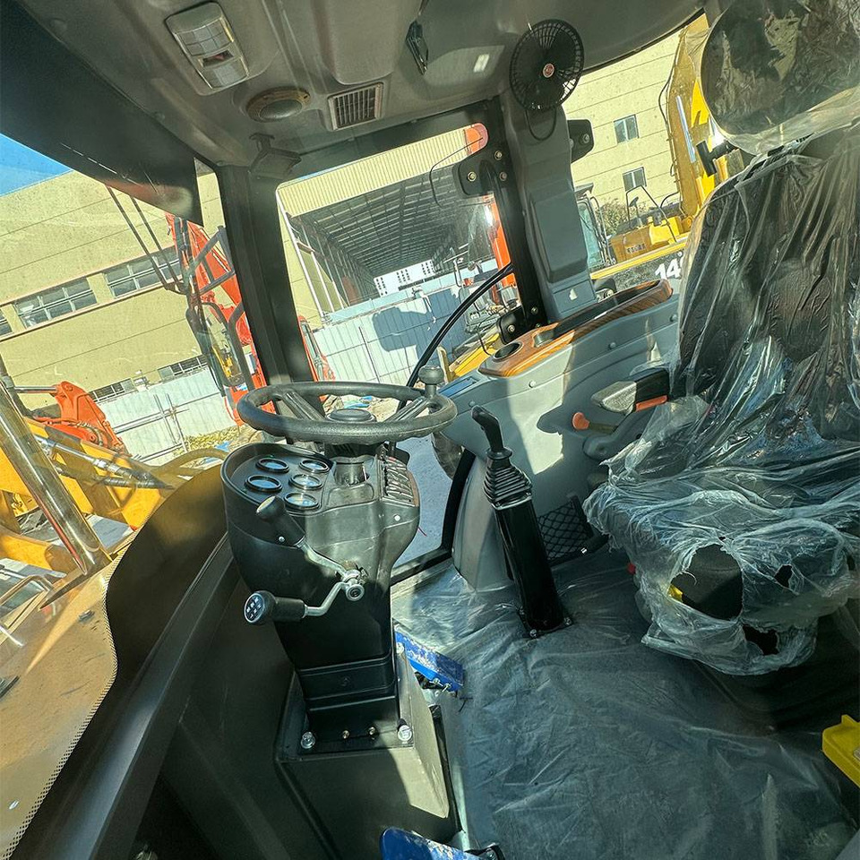 CATERPILLAR 420F - Екскаватор-навантажувач: фото 4 CATERPILLAR 420F - Екскаватор-навантажувач: фото 4