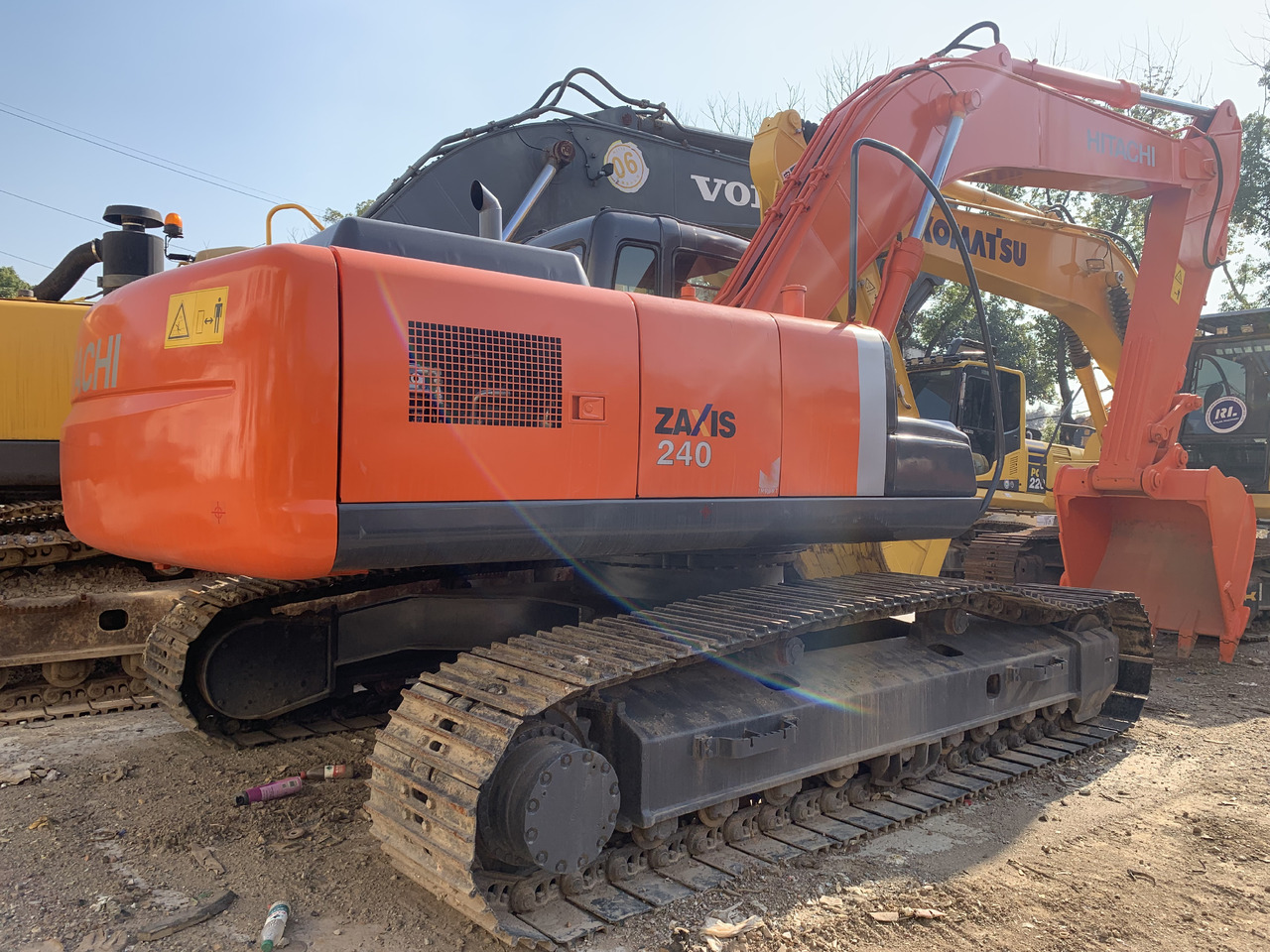 HITACHI ZAXIS240 - Колісний екскаватор: фото 2 HITACHI ZAXIS240 - Колісний екскаватор: фото 2