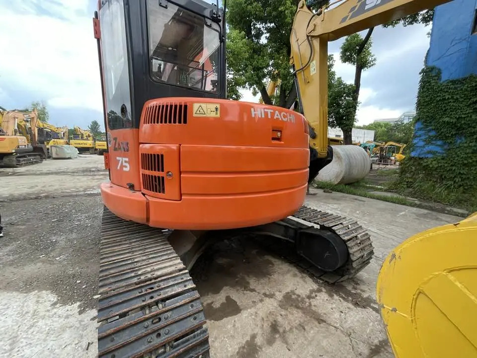 Hitachi ZX75US-7 - Міні-екскаватор: фото 2 Hitachi ZX75US-7 - Міні-екскаватор: фото 2