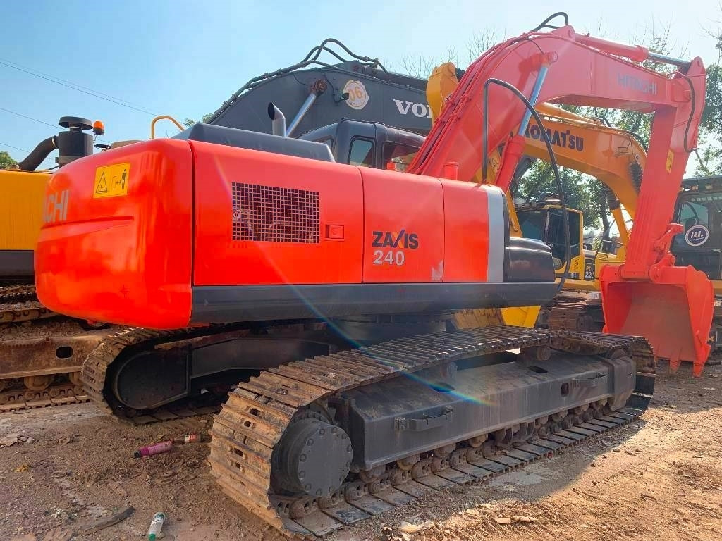 Hitachi Zaxis 240 - Гусеничний екскаватор: фото 1 Hitachi Zaxis 240 - Гусеничний екскаватор: фото 1