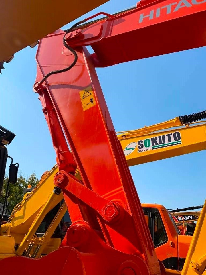 Hitachi Zaxis 240 - Гусеничний екскаватор: фото 5 Hitachi Zaxis 240 - Гусеничний екскаватор: фото 5